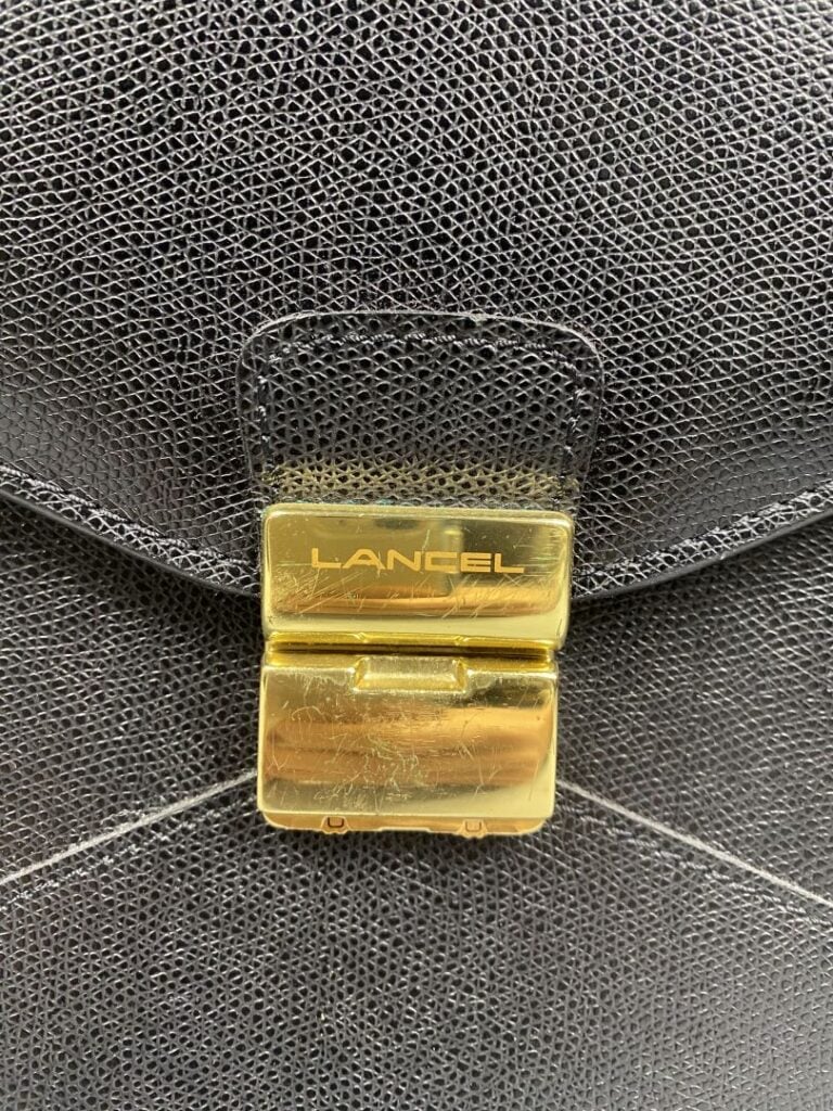 LANCEL - Sacoche en cuir noir grainé