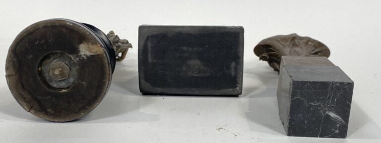 Lot de 3 sculptures : lévrier en métal patiné noir, « Ethne », buste de femme (…