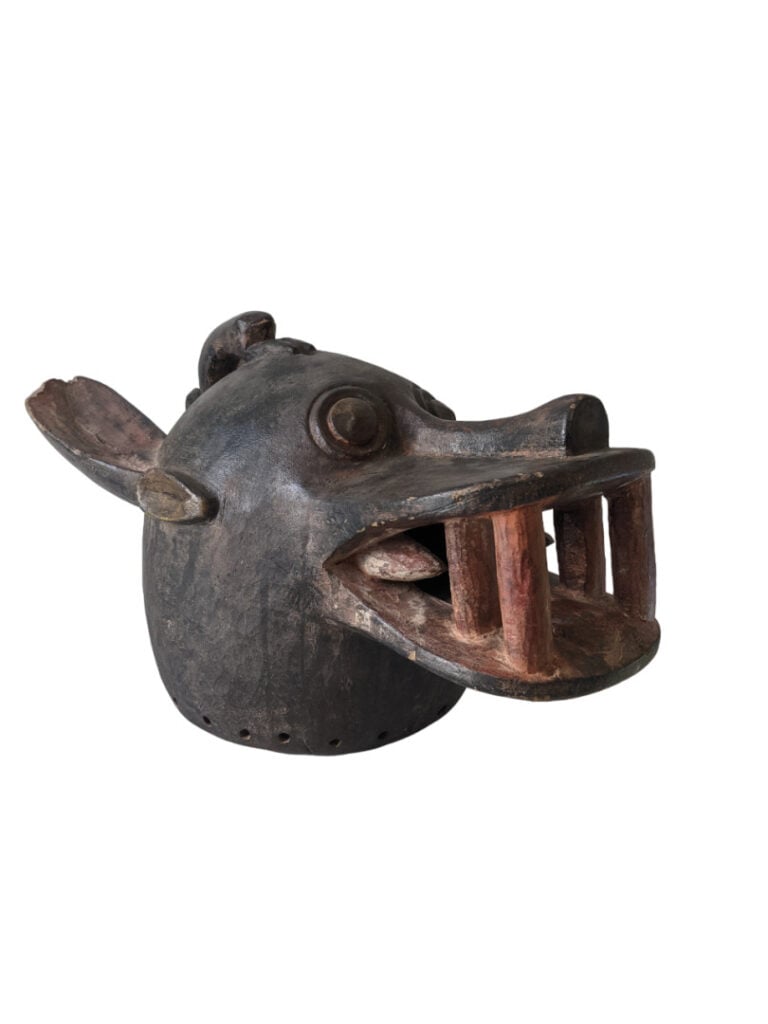 Lot de quatre objets : deux statuettes Baoulé (Côte d'Ivoire), un bronze un bro…