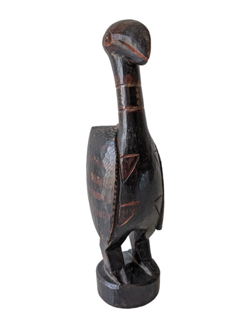 Lot de quatre objets : une cuillère Senoufo (Côte d'Ivoire), une statuette d'un…