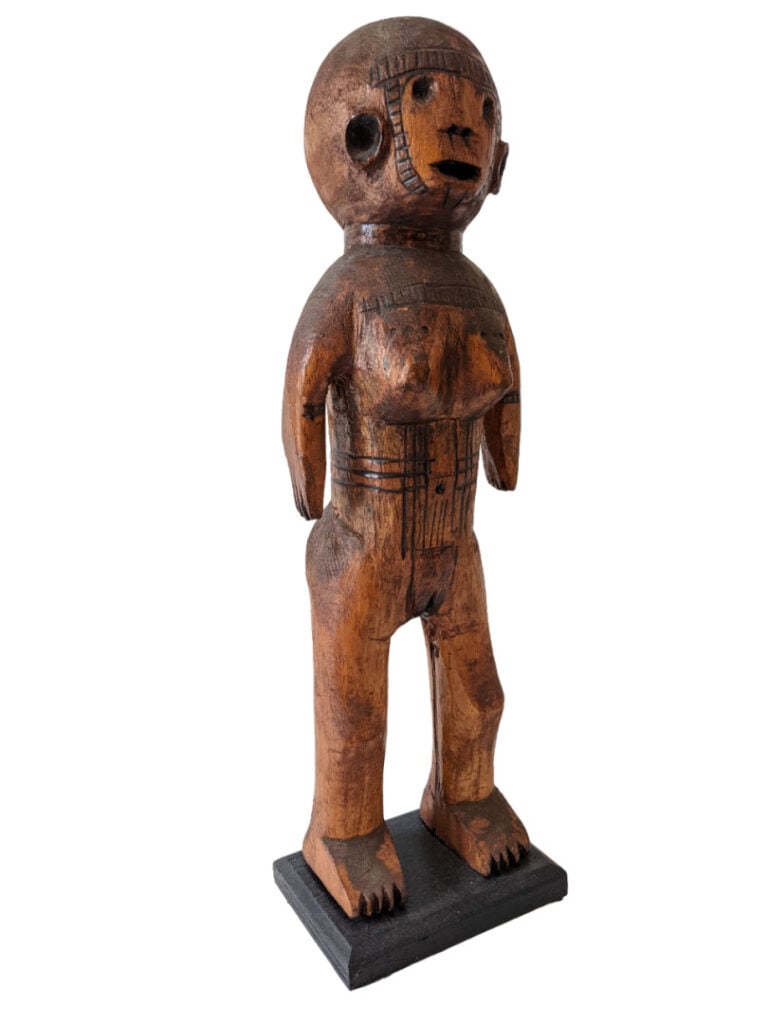 Lot de trois objets de style : une statuette Songye (République démocratique du…