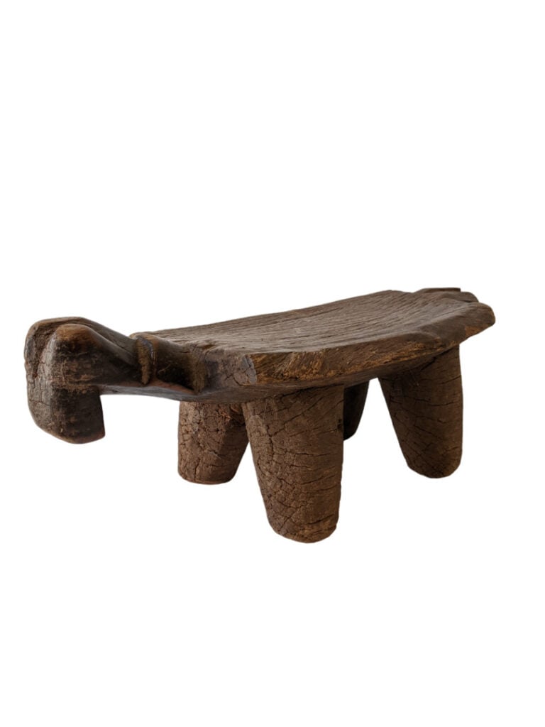 Lot de trois objets : un masque Kuba (République démocratique du Congo), un gra…