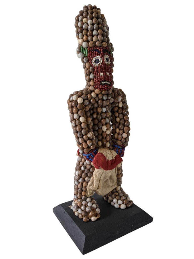 Lot de trois objets : une statuette Baoulé (Côte d'Ivoire), une statuette Ngbak…