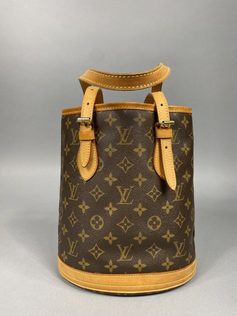 Louis VUITTON - Année 1998 - Sac « Bucket » en toile monogram et cuir naturel,…