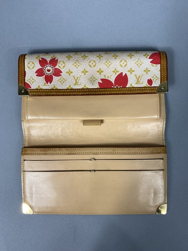 Louis VUITTON - Année 2003 - Portefeuille « Cherry blossom » en toile monogram…