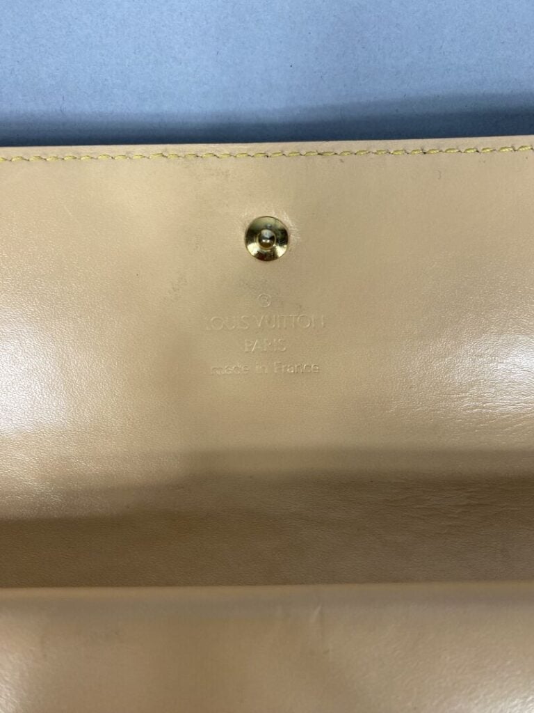 Louis VUITTON - Année 2003 - Portefeuille « Cherry blossom » en toile monogram…