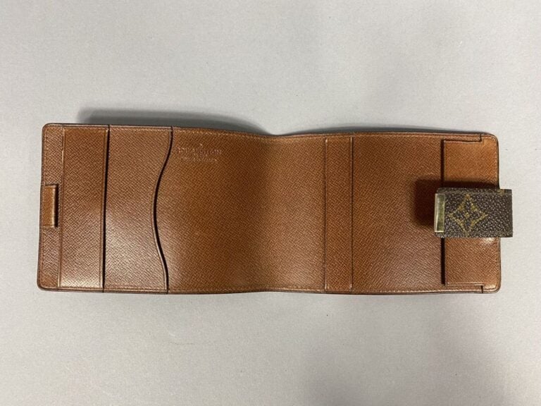 Louis VUITTON - Porte-chéquier en cuir naturel et toile Monogram