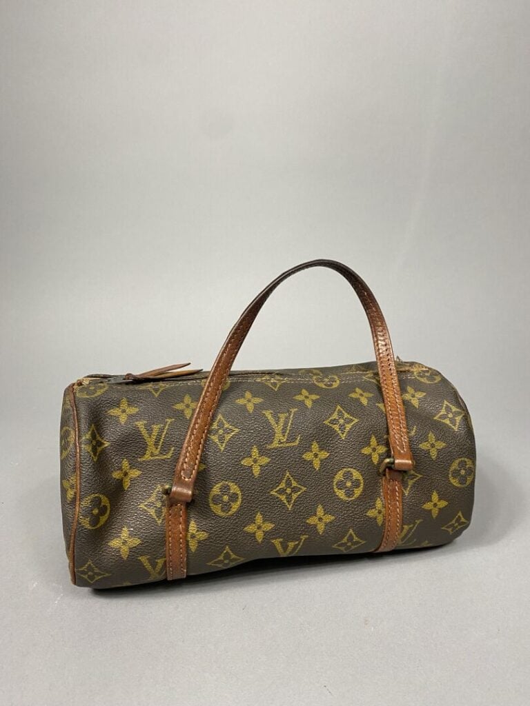 Louis VUITTON - Sac « Papillon » vintage en toile monogram et cuir naturel, dou…