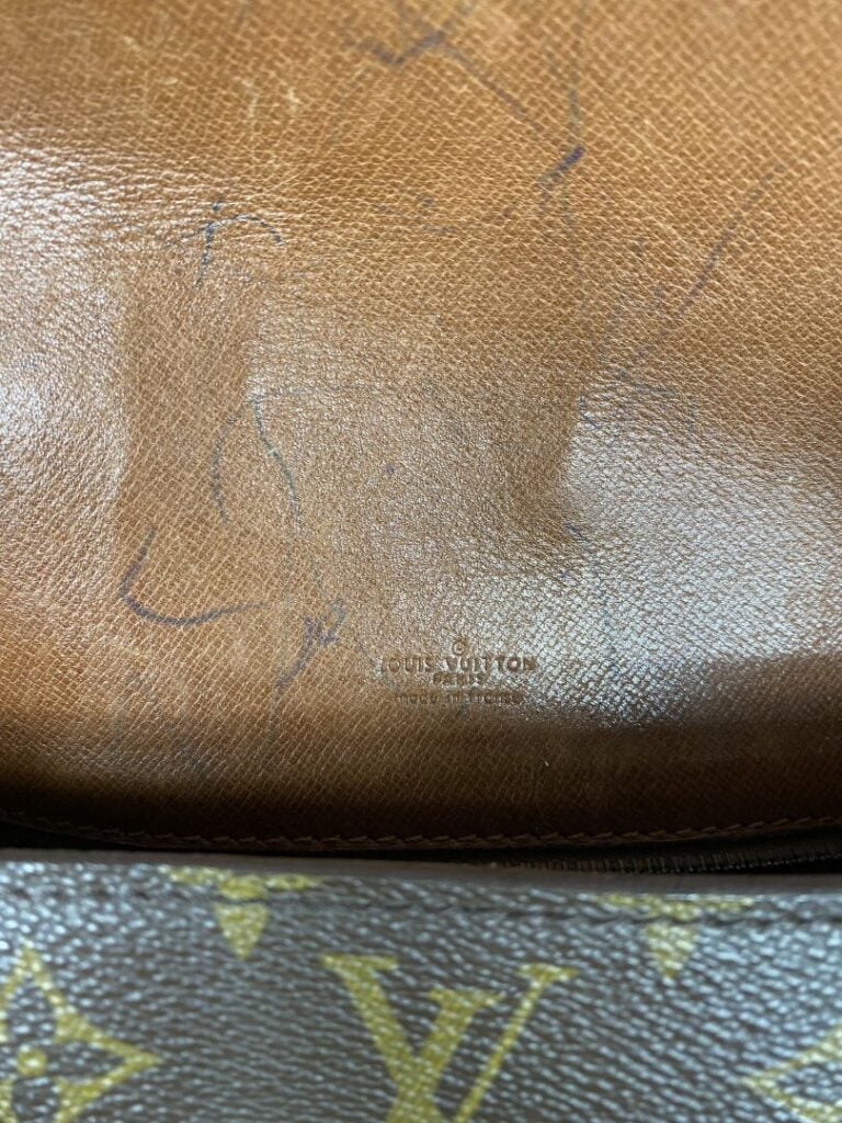 LOUIS VUITTON - Sac « Saint Cloud » en toile monogram, bandoulière réglable en…