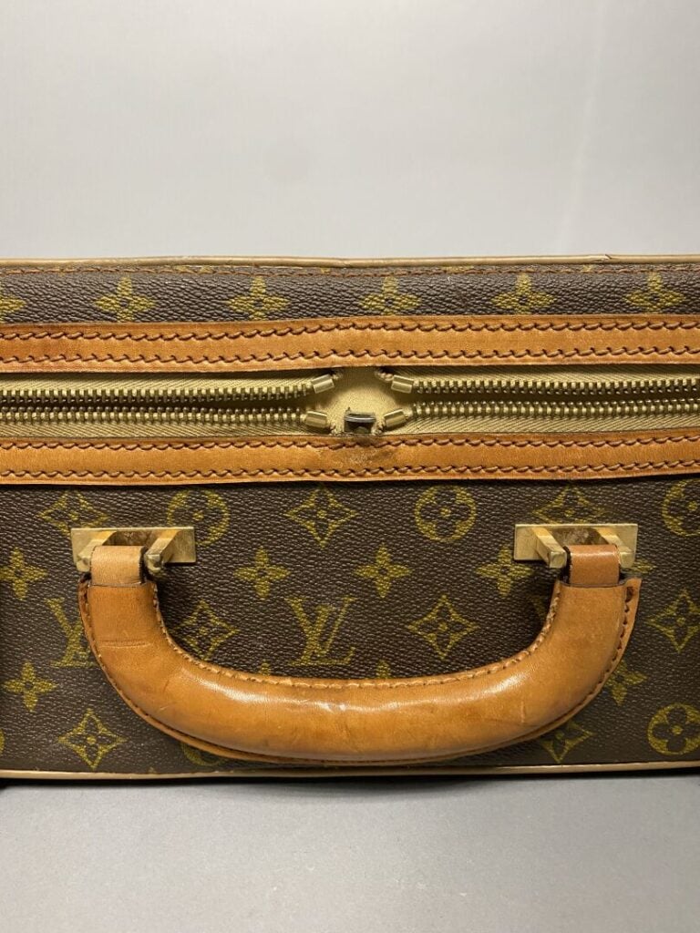 Louis VUITTON - Valise « Stratos 60 » en toile monogram et cuir naturel semi so…