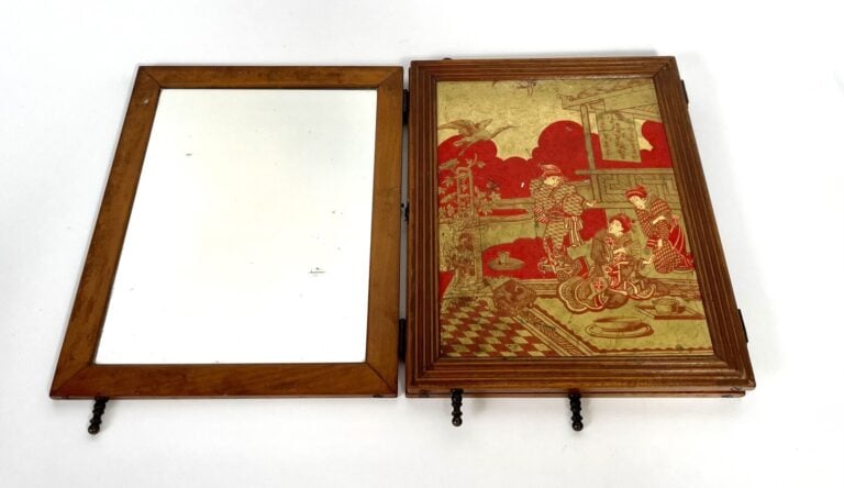 Miroir triptyque à décor de japonaises - 27 x 22 cm