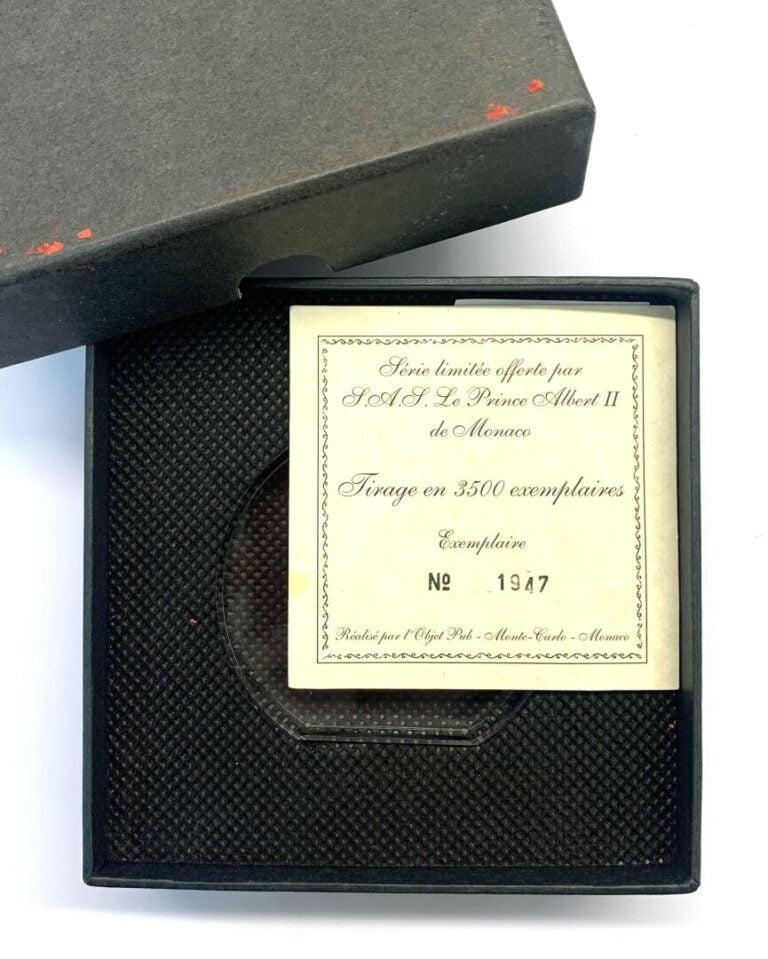 Monaco - Mariage du 12 Juillet 2011 - Presse papier en verre gravé au laser des…