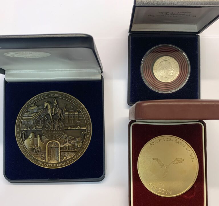 Monaco - S.B.M - Lot de deux médailles en bronze de la société des bains de Mer…