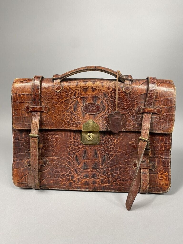 MULBERRY made in England - Sac cartable en cuir marron façon reptile, fermeture…