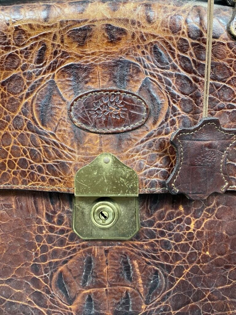 MULBERRY made in England - Sac cartable en cuir marron façon reptile, fermeture…