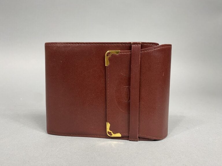 Must de CARTIER - Portefeuille en cuir bordeaux - Vers 1980