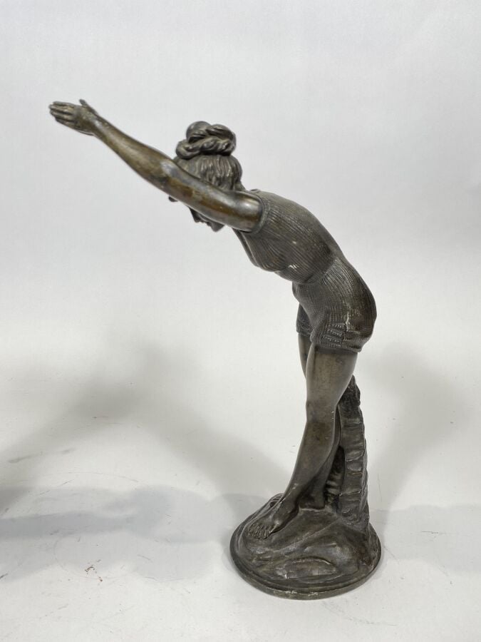 Nageuse - Sculpture - (Hauteur : 36 cm) - - Lot à retirer à Paname Services : -…