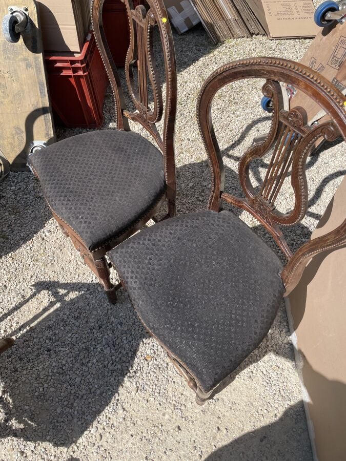 Paire de chaises à entretoise à piétement tourné. Style XVIIème - 107 x 47 x 49…