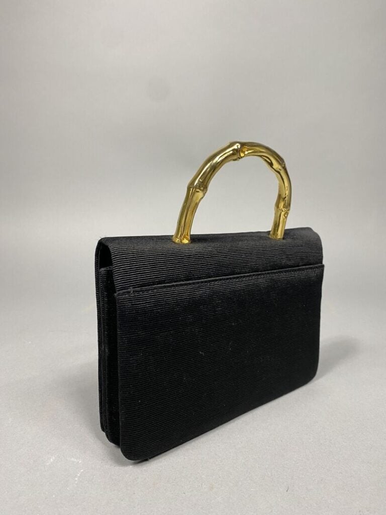 Petit sac du soir « Bamboo » en toile noire, poignée stylisée en métal doré , c…