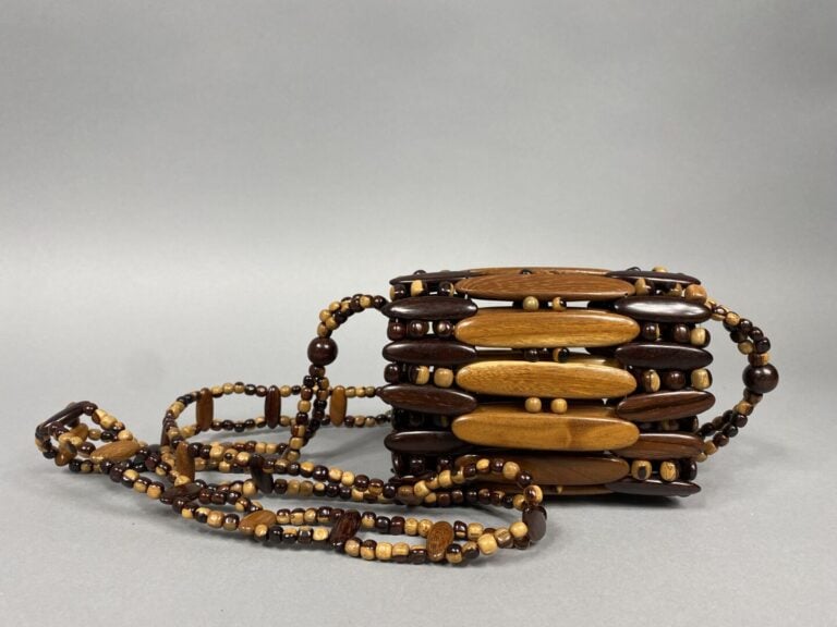 Sac fantaisie en perles de bois teinté