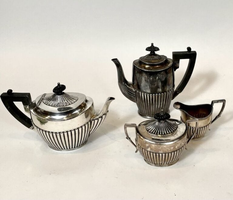SHEFFIELD.Service à thé/café en métal argenté 4 pièces