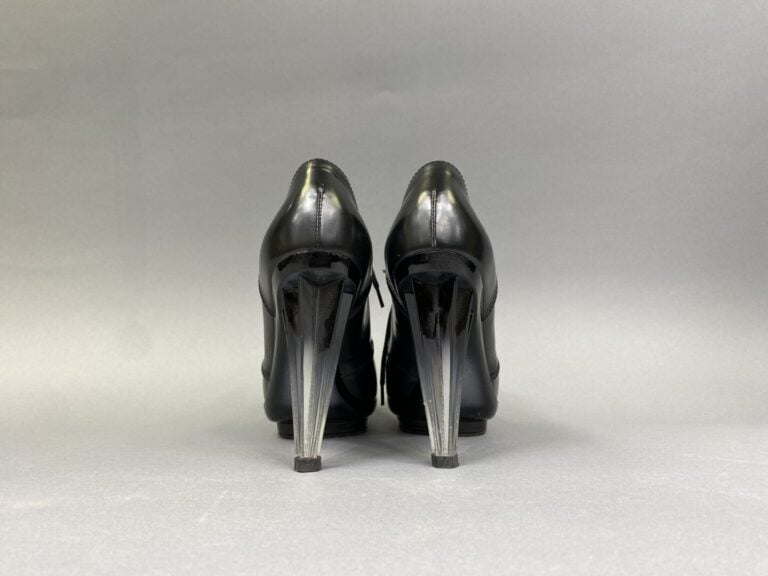 SONIA RYKIEL - Richelieu en cuir glaé noir, talon en dégradé de noir et blanc e…