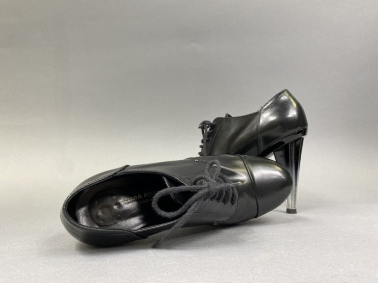 SONIA RYKIEL - Richelieu en cuir glaé noir, talon en dégradé de noir et blanc e…
