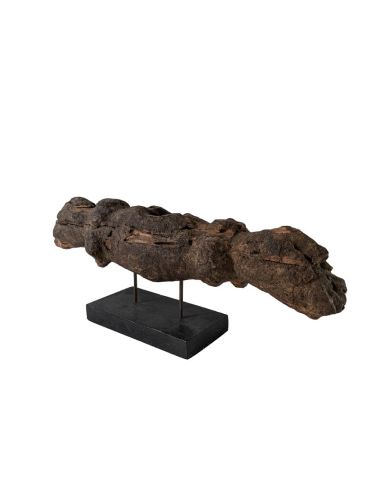 Statue d'autel Dogon (Mali) en bois, zoomorphe et avec une patine sacrificielle…