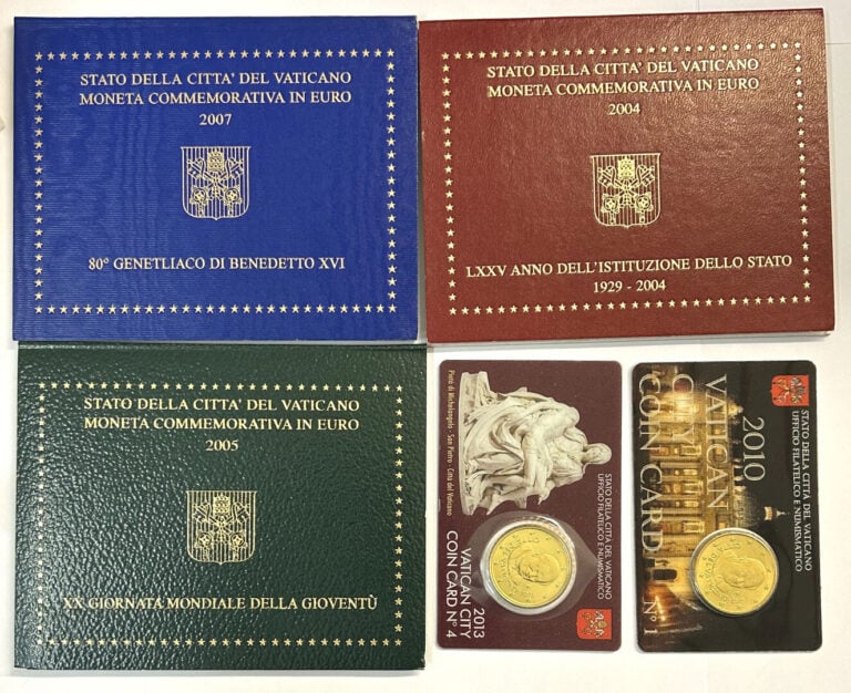 Vatican - Euros - Lot de trois coffrets de 2 Euros commémoratives comprenant le…
