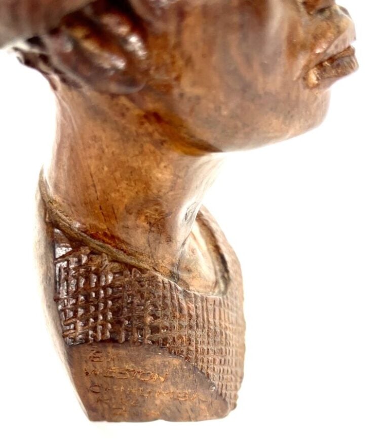 WESTON CHIKUMBI-RIKE - Portrait d'africain - Sculpture en bois, signée - Hauteu…
