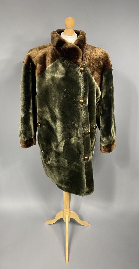 Yves SAINT LAURENT fourrures - Manteau trois-quart à col montant en fourrure sy…