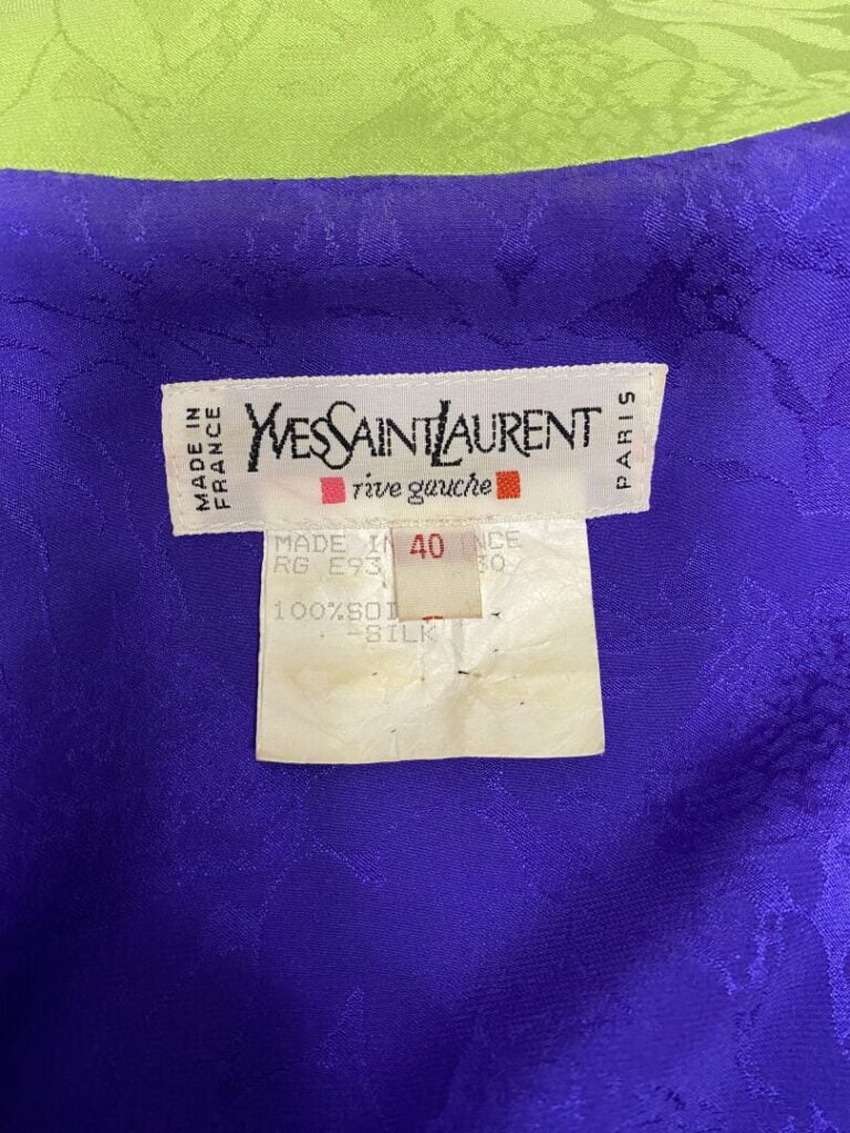 Yves SAINT LAURENT rive gauche - Veste à col Mao en soie marron, vert anis et v…