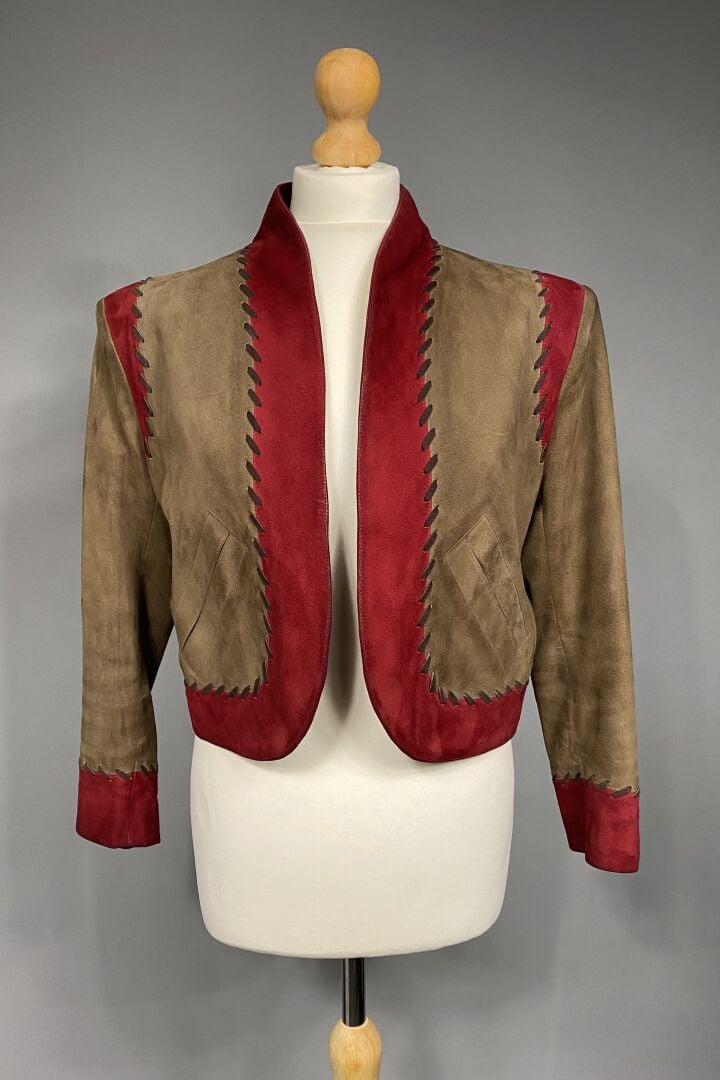 Yves SAINT LAURENT rive gauche - Veste courte en agneau dans les tons marron cl…