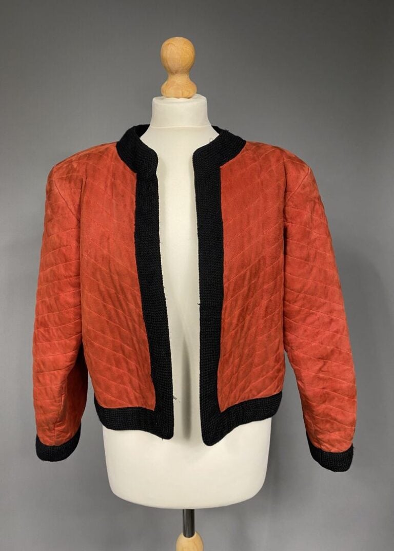 Yves SAINT LAURENT rive gauche - Veste matelassée à encolure ronde en tissu sué…