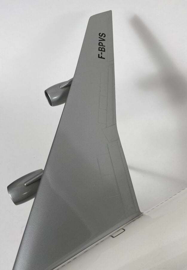2 modèles : - - Boeing 747-200 Alr France F-BPVS au 1/100ème en résine peinte r…