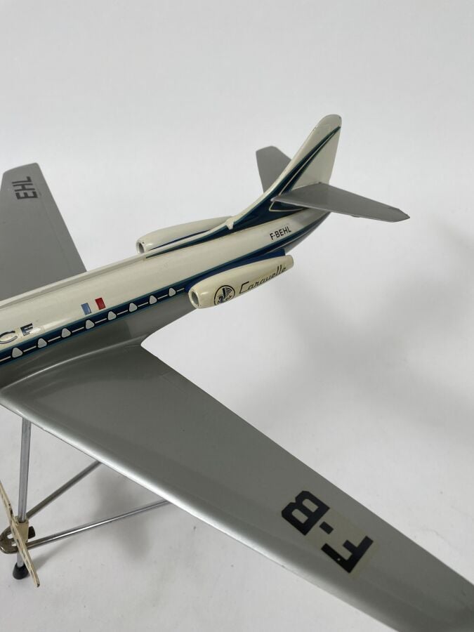 2 modèles : - - Caravelle Air France B-BEHL au 1/100ème en résine peinte réalis…