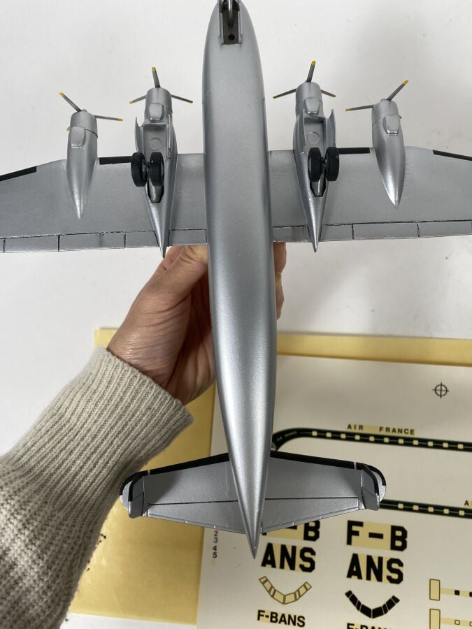2 modèles : - -Caravelle Air Inter F-BNKB au 1/100ème en résine réalisée par ME…