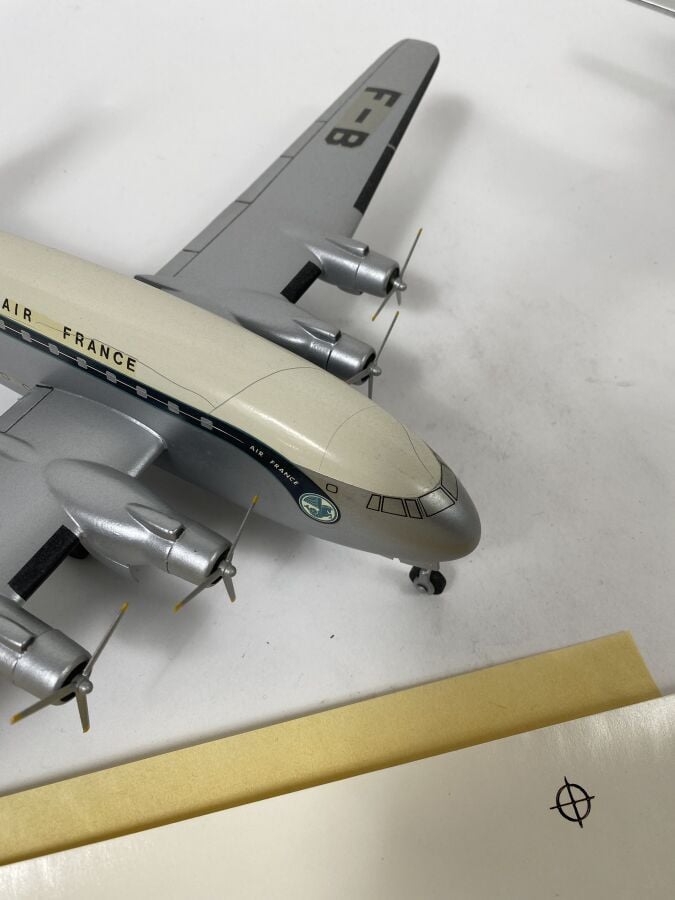 2 modèles : - -Caravelle Air Inter F-BNKB au 1/100ème en résine réalisée par ME…