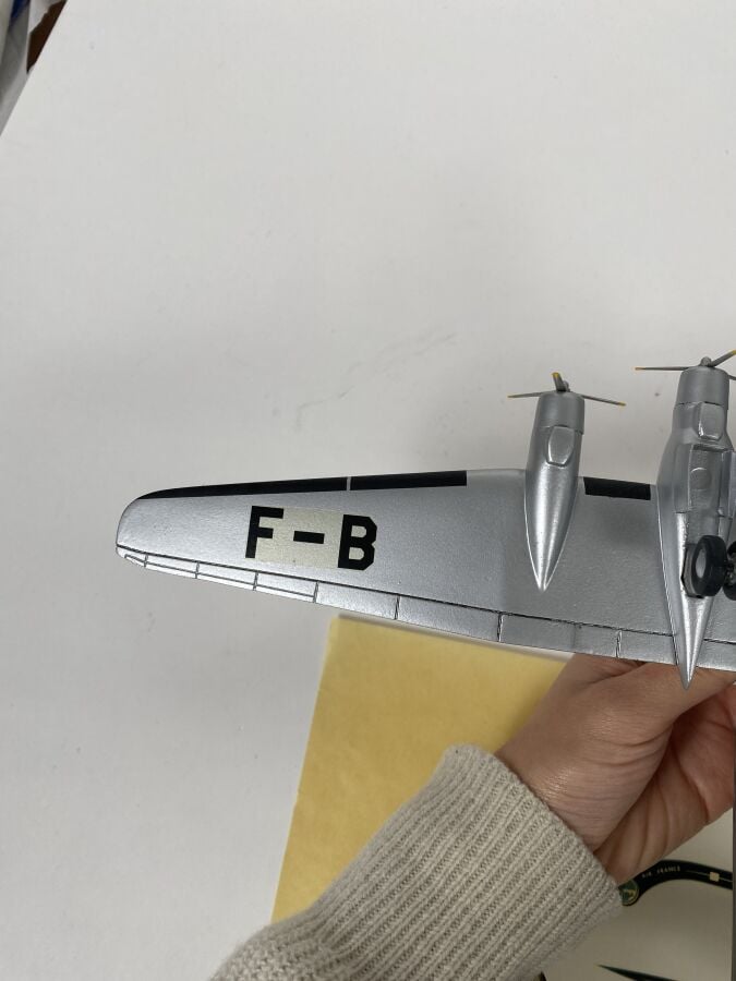 2 modèles : - -Caravelle Air Inter F-BNKB au 1/100ème en résine réalisée par ME…