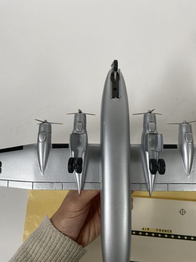 2 modèles : - -Caravelle Air Inter F-BNKB au 1/100ème en résine réalisée par ME…