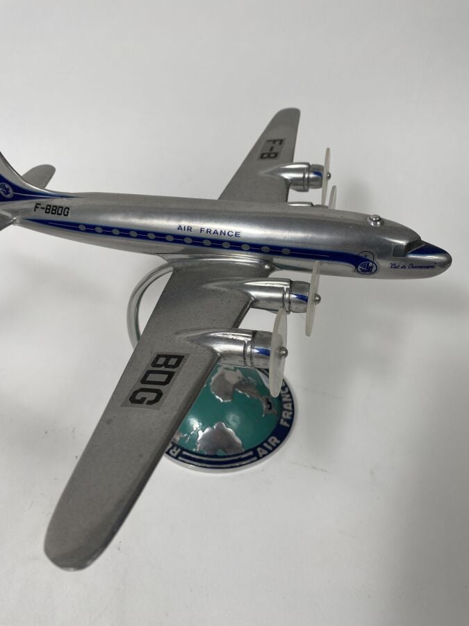 2 modèles pour : - - Douglas DC4 Transports Aériens Intercontinentaux TAI pour…