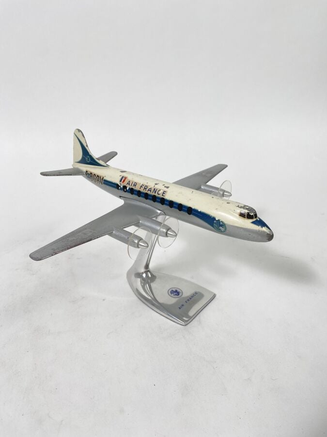 2 modèles : - -Vickers Viscount Air France F-BGRV au 1/100ème en aluminium pein…