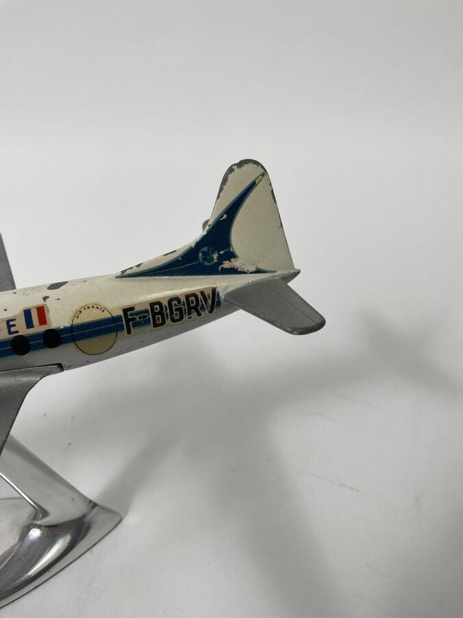 2 modèles : - -Vickers Viscount Air France F-BGRV au 1/100ème en aluminium pein…