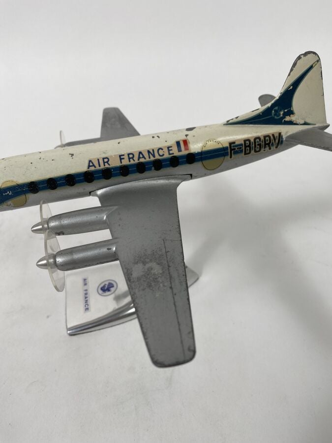 2 modèles : - -Vickers Viscount Air France F-BGRV au 1/100ème en aluminium pein…