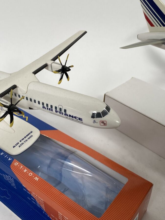 3 modèles : - - Airbus A 321-100 Air France F-GTAA au 1/100ème en plastique réa…