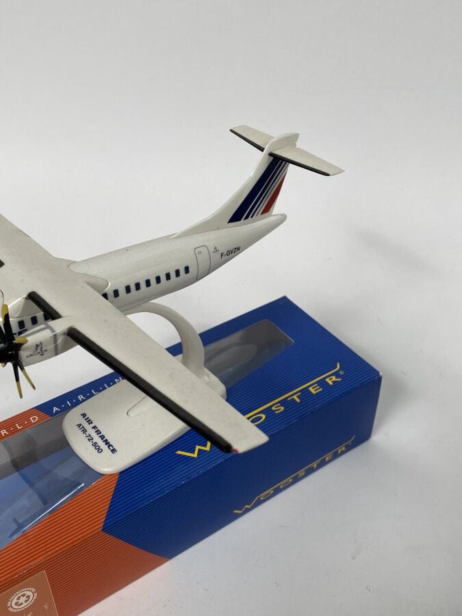 3 modèles : - - Airbus A 321-100 Air France F-GTAA au 1/100ème en plastique réa…