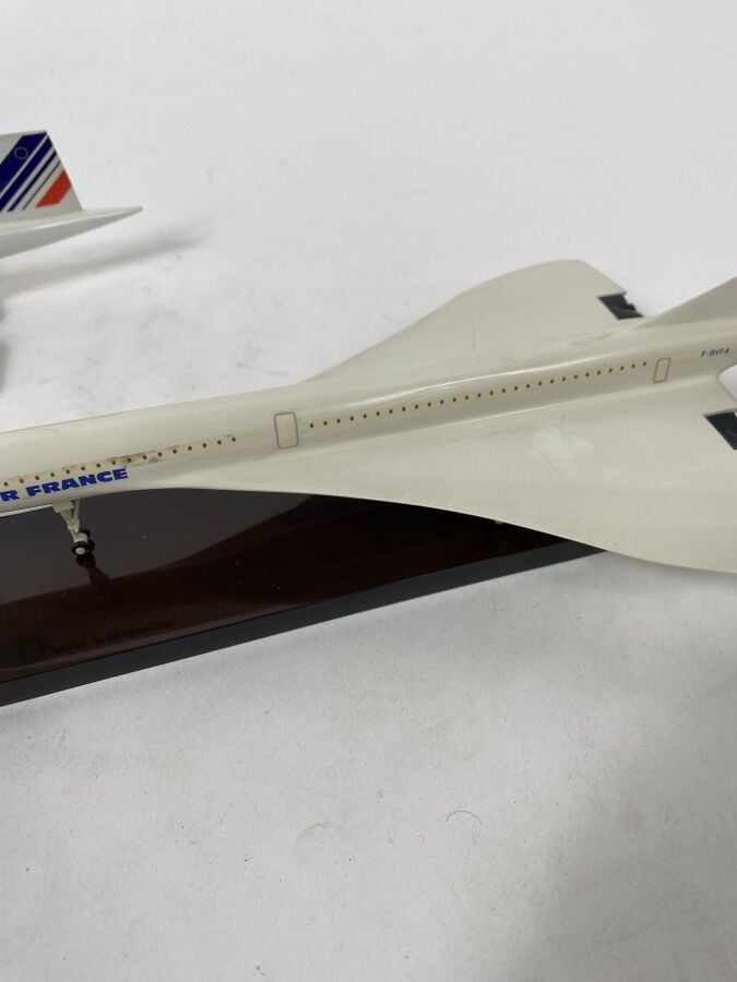 3 modèles : - - BAC Aérospatiale. Concorde Air France F-BVFA au décollage (tour…