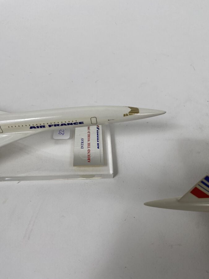 3 modèles : - - BAC Aérospatiale. Concorde Air France F-BVFA au décollage (tour…