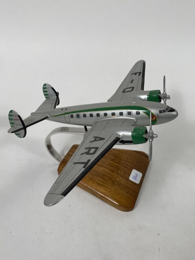 4 modeles : - - SO 30P Bretagne F-OART Air Maroc au 1/100ème envois peint réali…