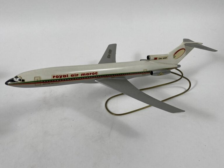 4 modeles : - - SO 30P Bretagne F-OART Air Maroc au 1/100ème envois peint réali…